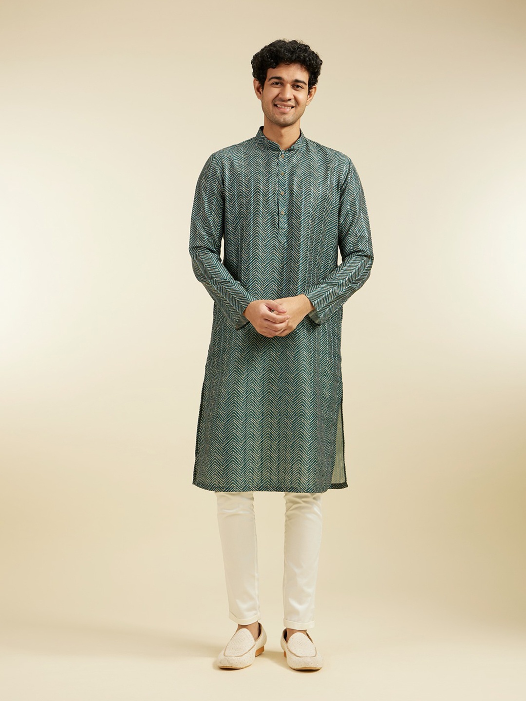 

Diwas by Manyavar Chevron Woven Design Mandarin Collar Straight Kurta, Green