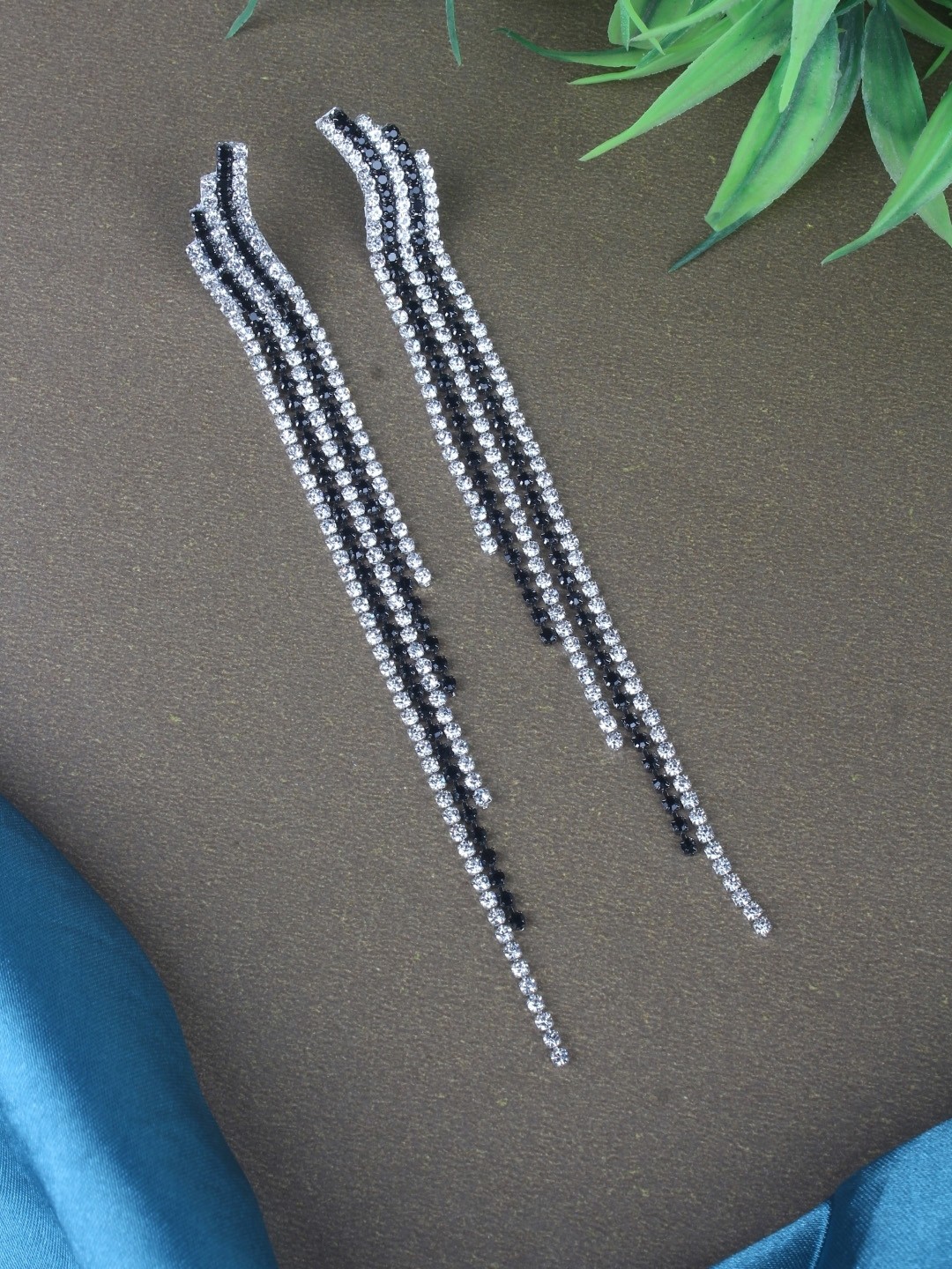 

KPOP Contemporary Drop Earrings, Silver