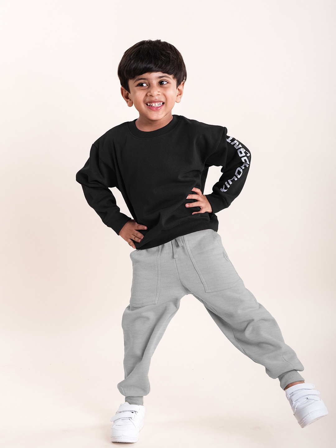 

KiddoPanti Boys Mid-Rise Tracksuits, Black