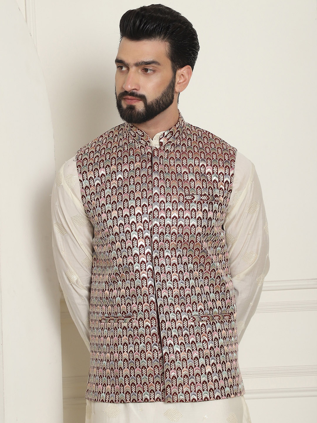 

SOJANYA LUXE Men Embroidered Mandarin Collar Nehru Jackets, Maroon