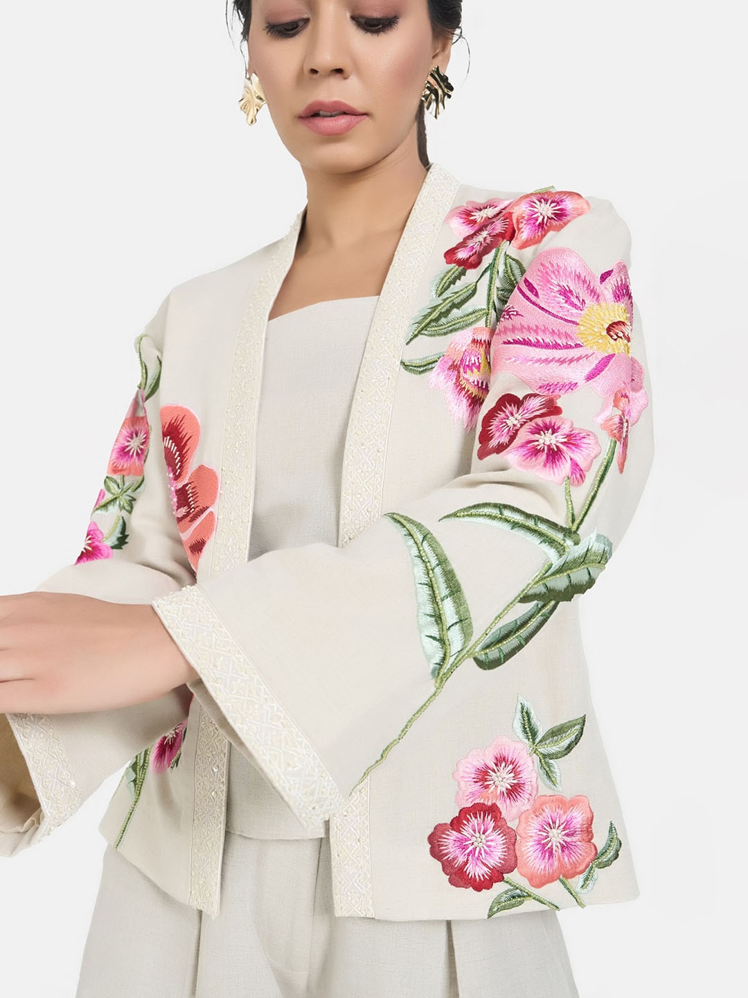 

BETRUE Women Floral Linen Tailored Jacket with Embroidered, Cream