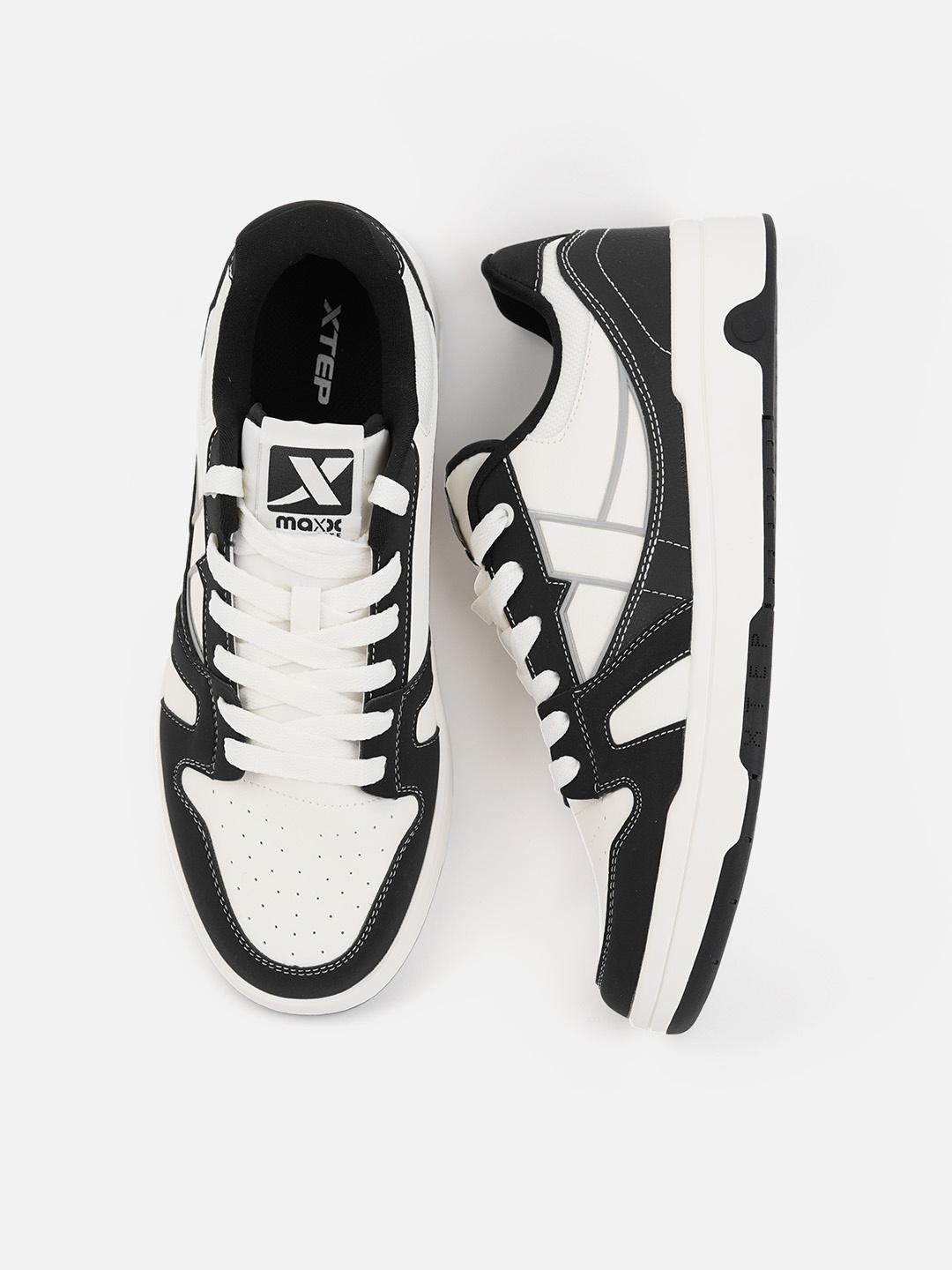 

Xtep Men Colourblocked Sneakers, White