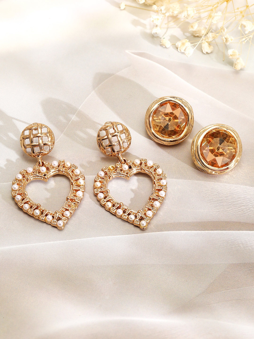 

Rubans Set of 2 Gold Plated Heart-Shaped Pearl Studded Drop Earrings