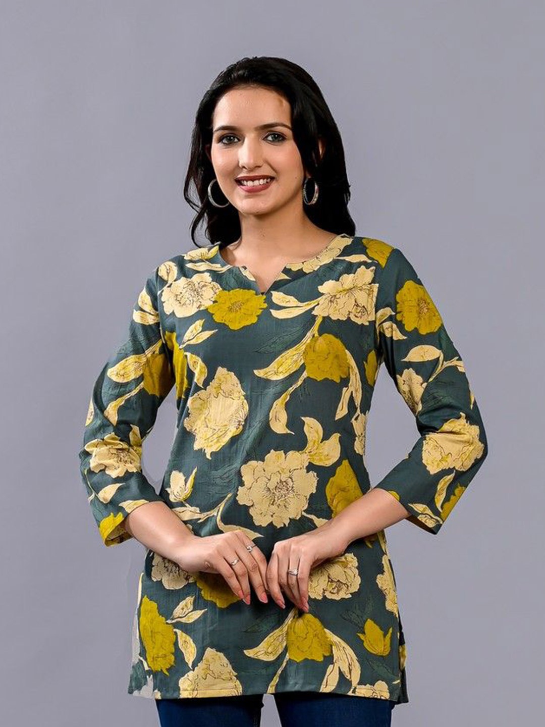 

PIDAVLIYA'S Women Floral Printed Cotton Kurti, Green