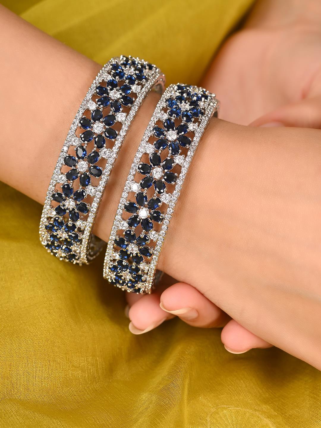 

RATNAVALI JEWELS Set Of 2 Silver-Plated American Diamond Stone-Studded Bangles
