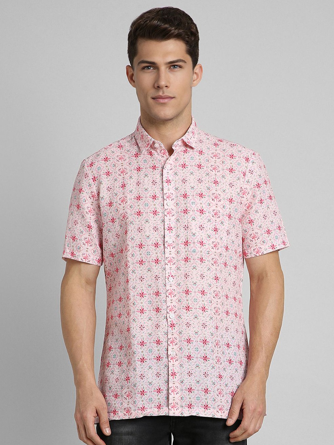 

SIMON CARTER LONDON Men Spread Collar Floral Printed Linen Casual Shirt, Pink