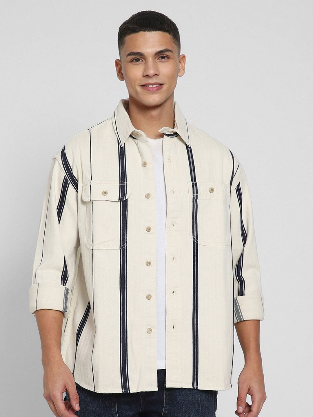 

AMERICAN EAGLE OUTFITTERS Men Vertical Striped Cotton Relaxed Fit Casual Shirt, Beige