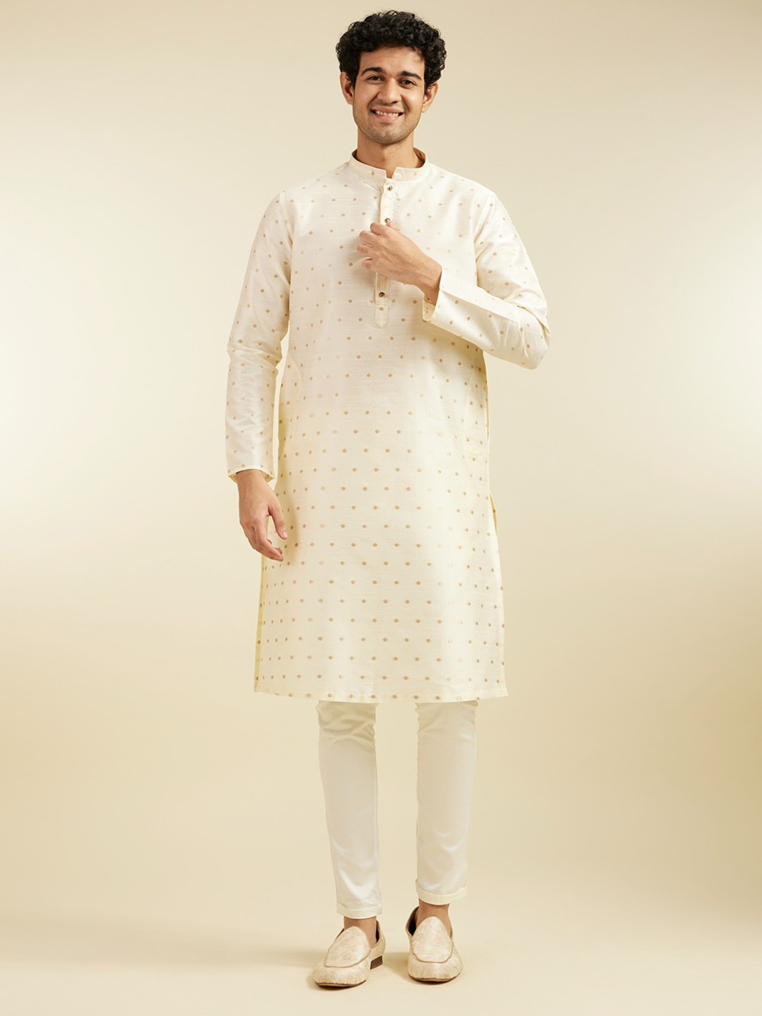 

Diwas by Manyavar Floral Woven Design Thread Work Art Silk Straight Kurta Set, Cream