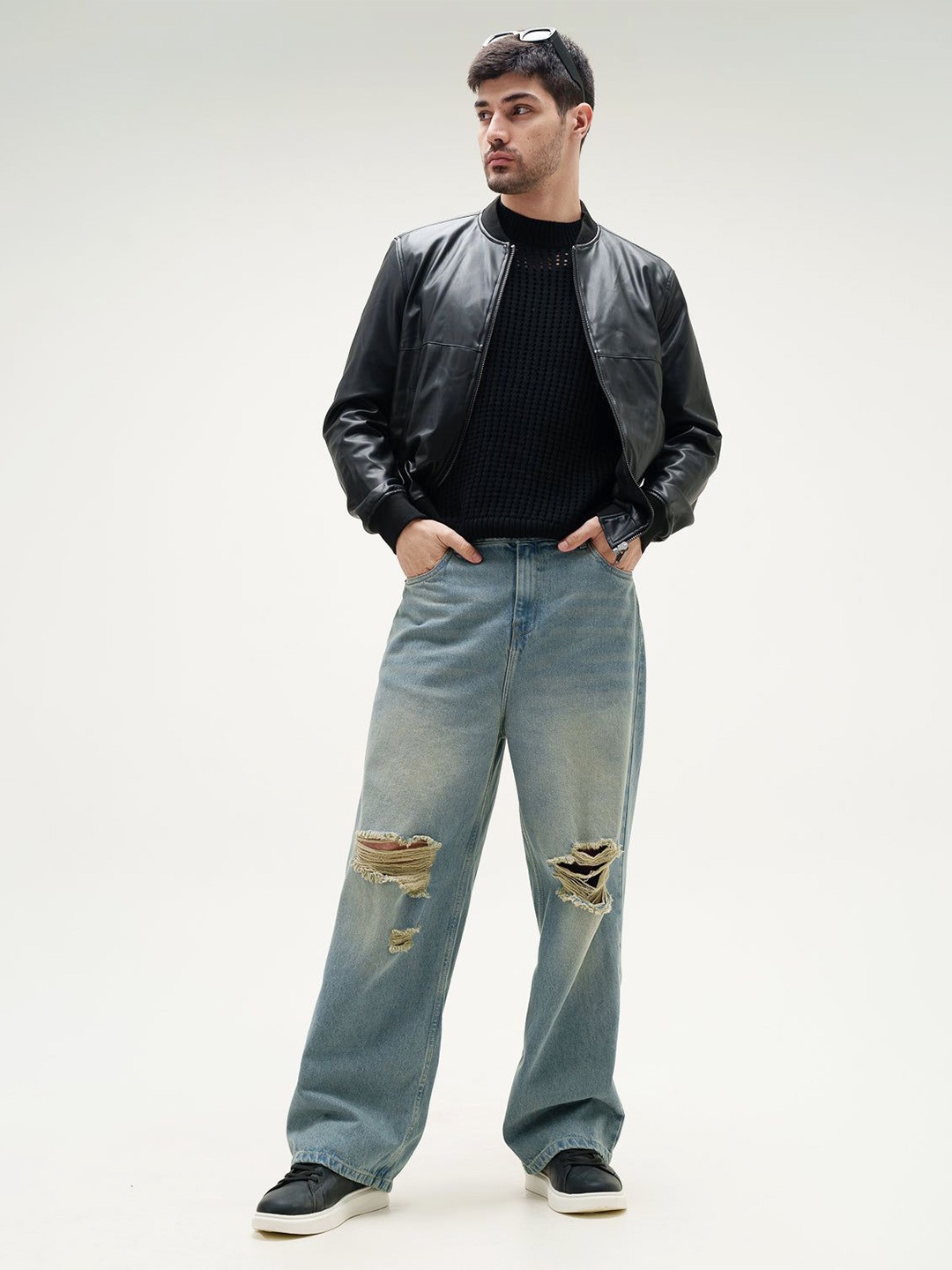 

FREAKINS Men Wide Leg High-Rise Mildly Distressed Light Fade Jeans, Blue