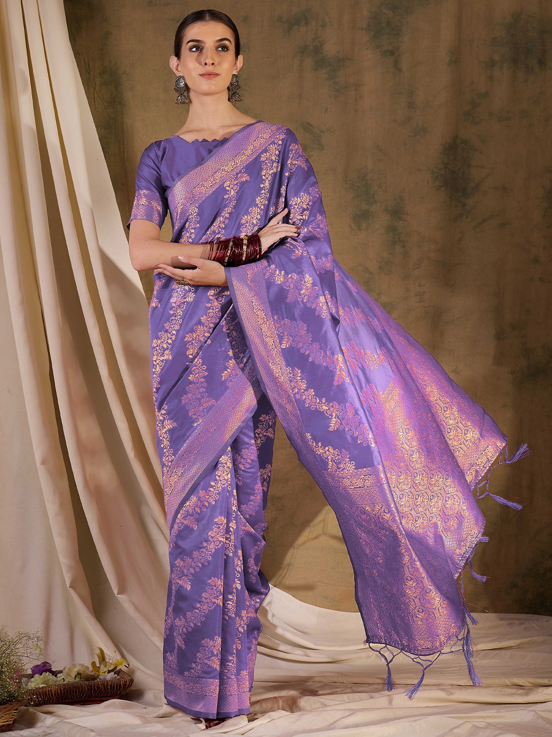 

Maroosh Woven Design Zari Banarasi Saree, Lavender
