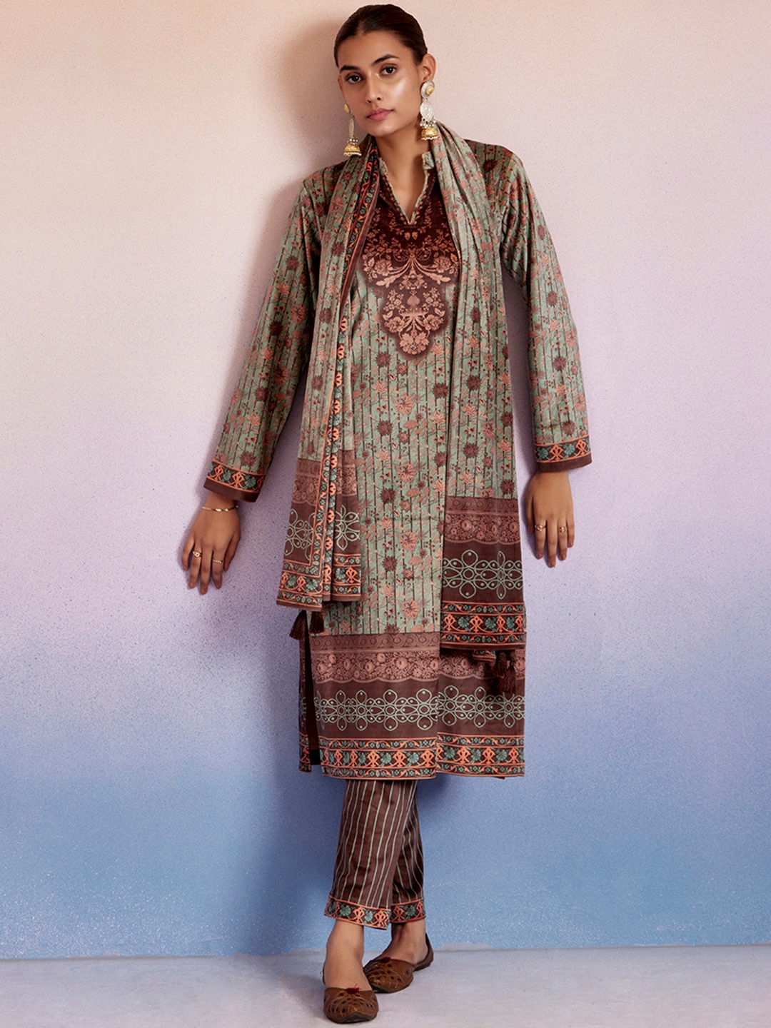 

Jaipur Kurti Woolen Ethnic Printed Kurta Set With Dupatta, Green
