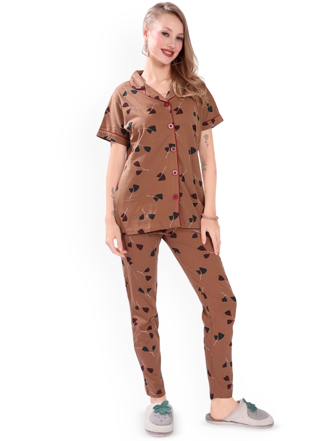 

FOMTI Women Abstract Printed Night suit, Brown