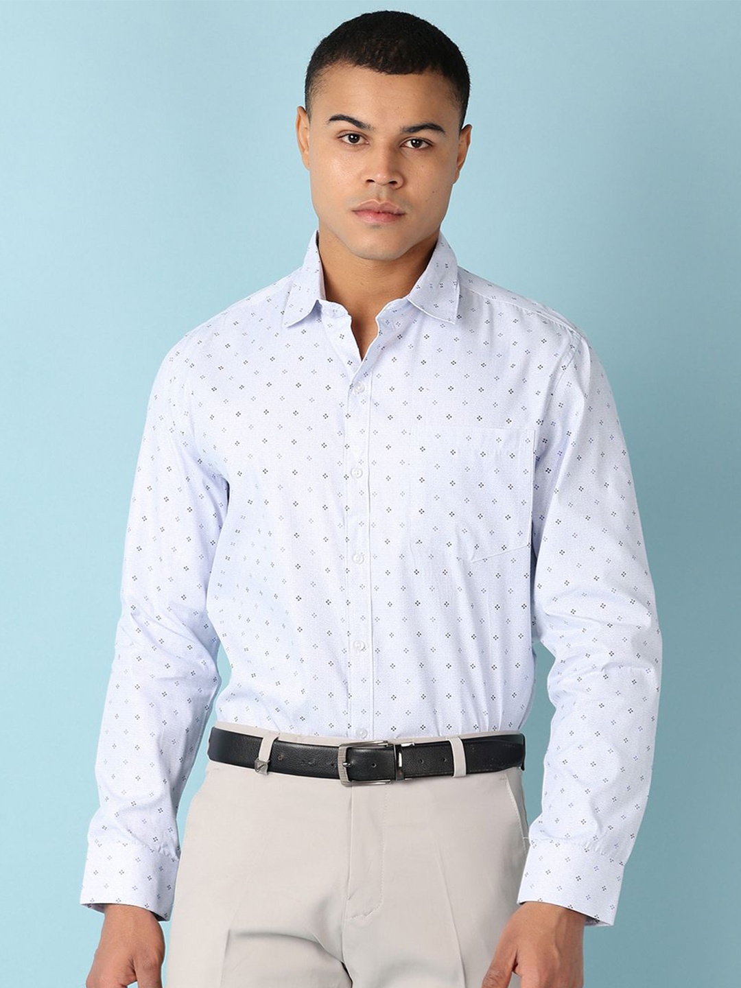 

V-Mart Men Spread Collar Micro Ditsy Printed Casual Shirt, White