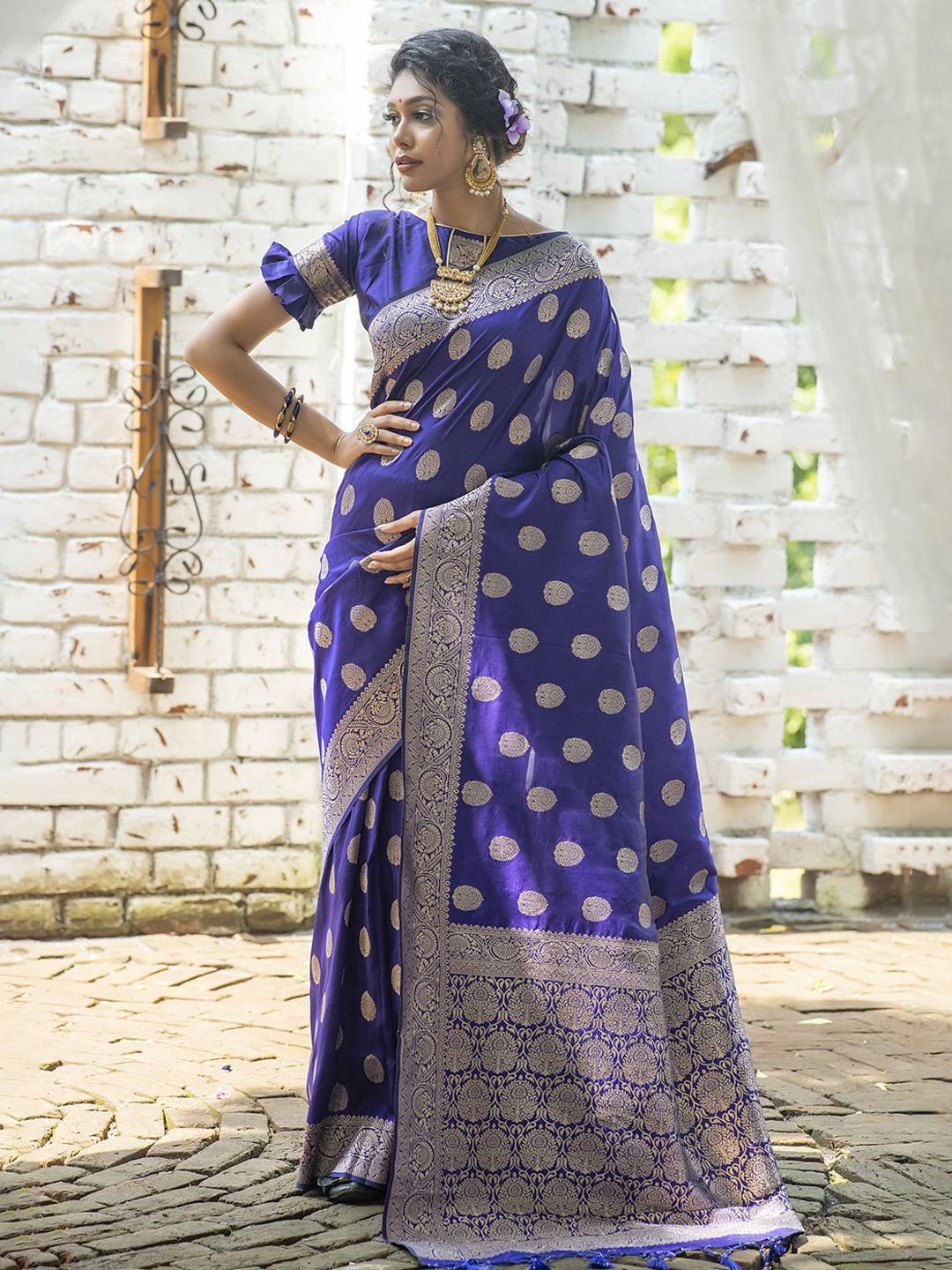 

AWRIYA Woven Design Zari Pure Silk Banarasi Saree, Blue