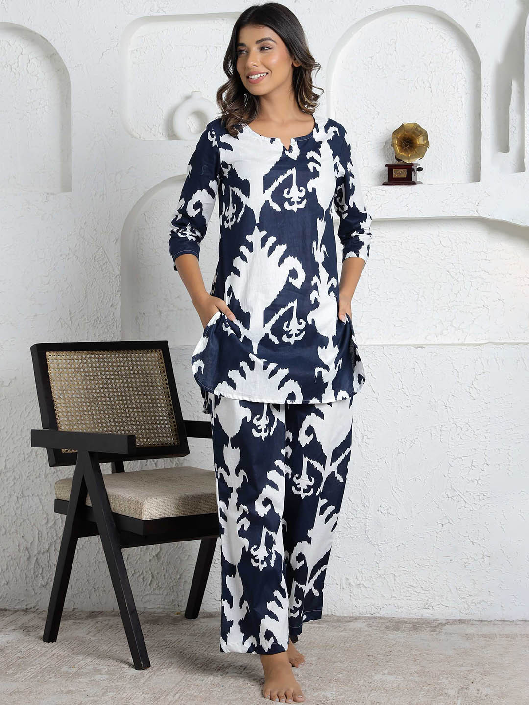 

FLAVIA CREATION Women Printed Pure Cotton Night suit, Navy blue