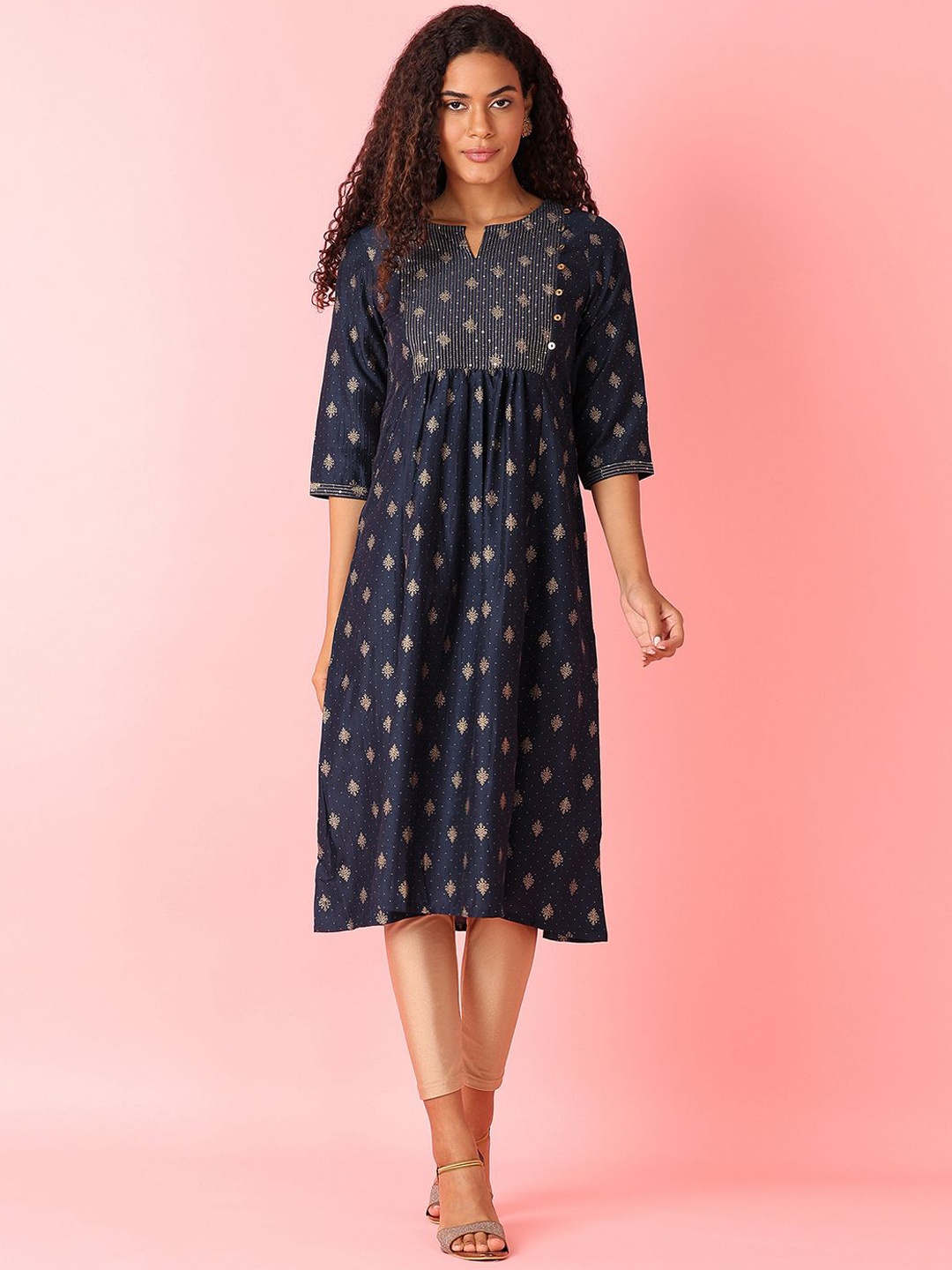 

V-Mart Women Floral Printed Kurta, Navy blue