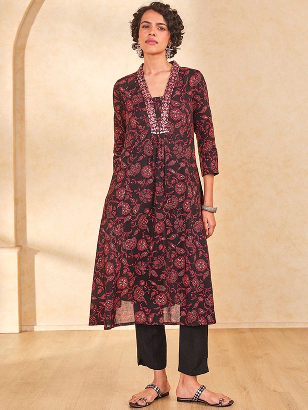 

Global Desi Floral Printed V-Neck Mirror Work A-Line Kurta, Black