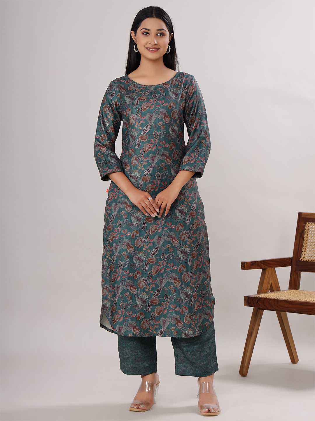 

VASVI Floral Printed Regular Straight Kurta with Palazzos, Green