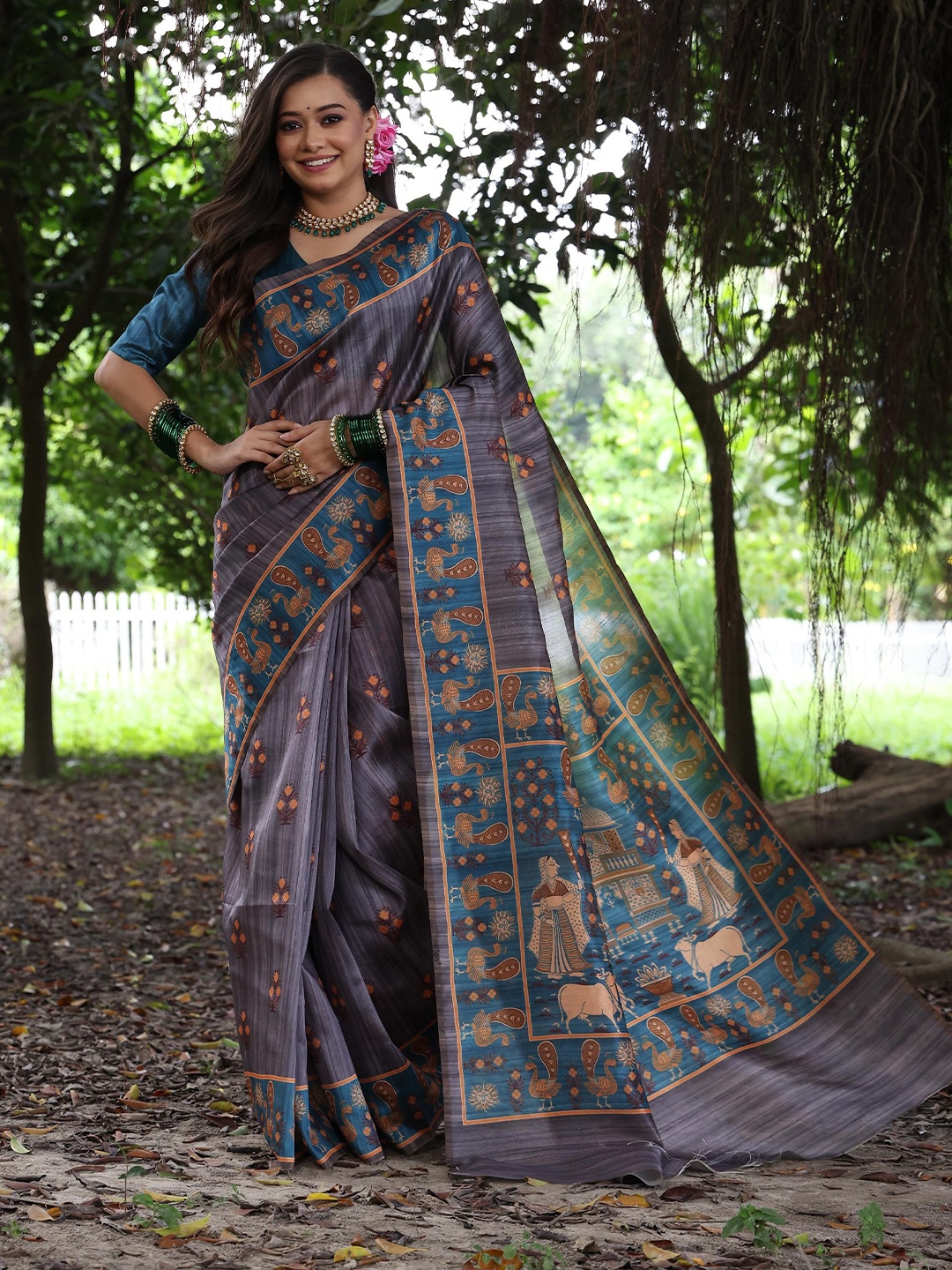 

AWRIYA Ethnic Motifs Printed Tussar Saree, Grey