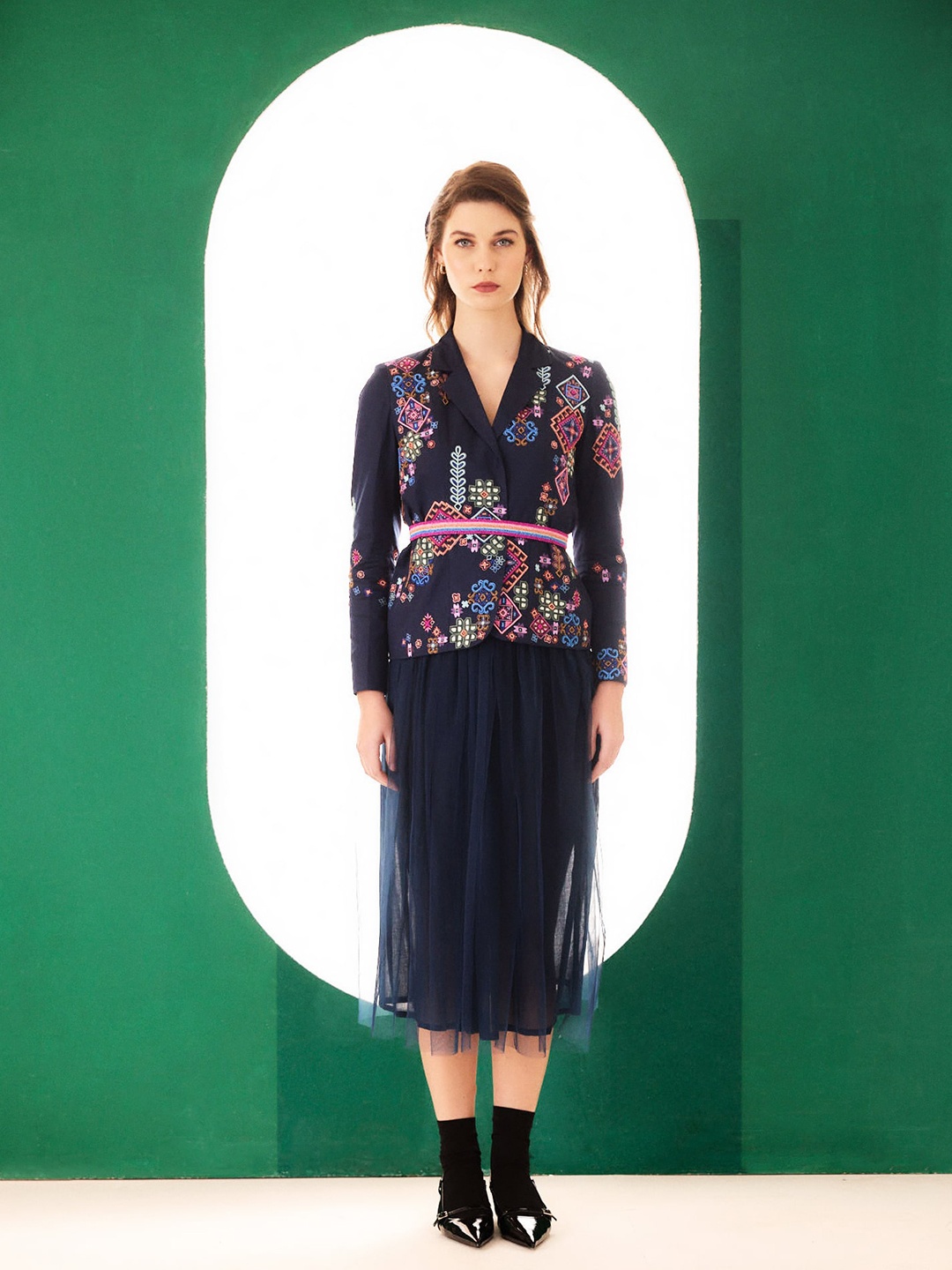 

BETRUE Women Cotton Tailored Jacket with Embroidered, Navy blue