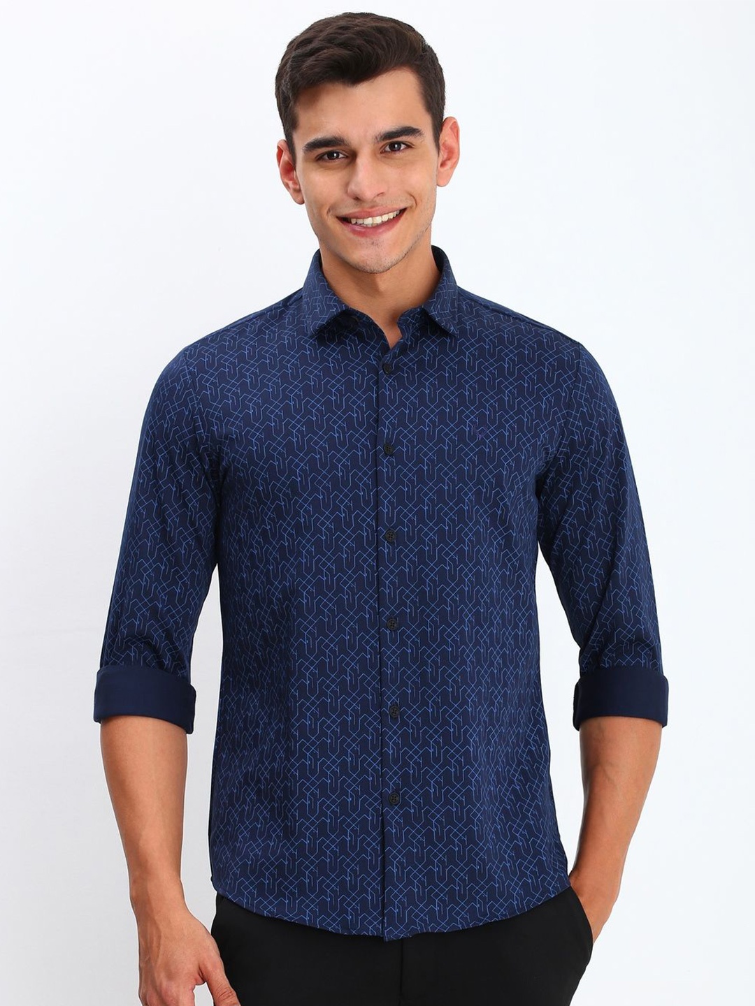 

Allen Solly Men Spread Collar Geometric Printed Cotton Slim Fit Casual Shirt, Navy blue