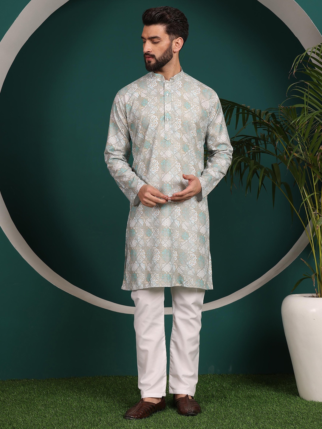 

Armaan Ethnic Men Ethnic Motifs Printed Cotton Kurta, Green