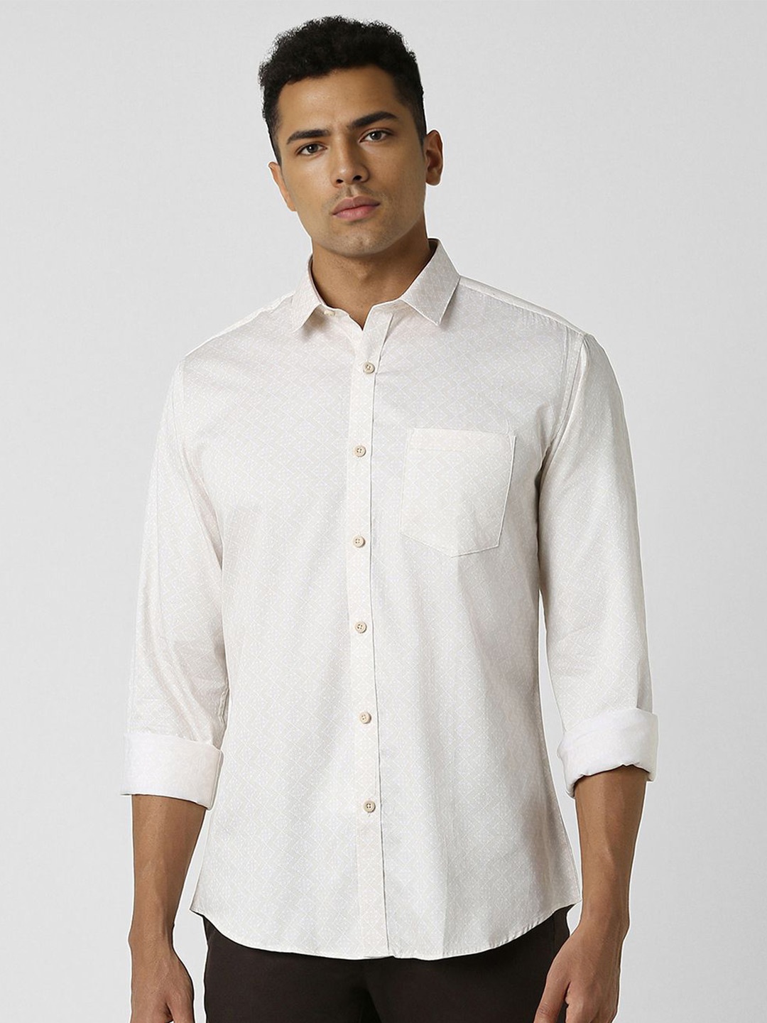 

V Dot Men Spread Collar Geometric Printed Cotton Slim Fit Casual Shirt, White