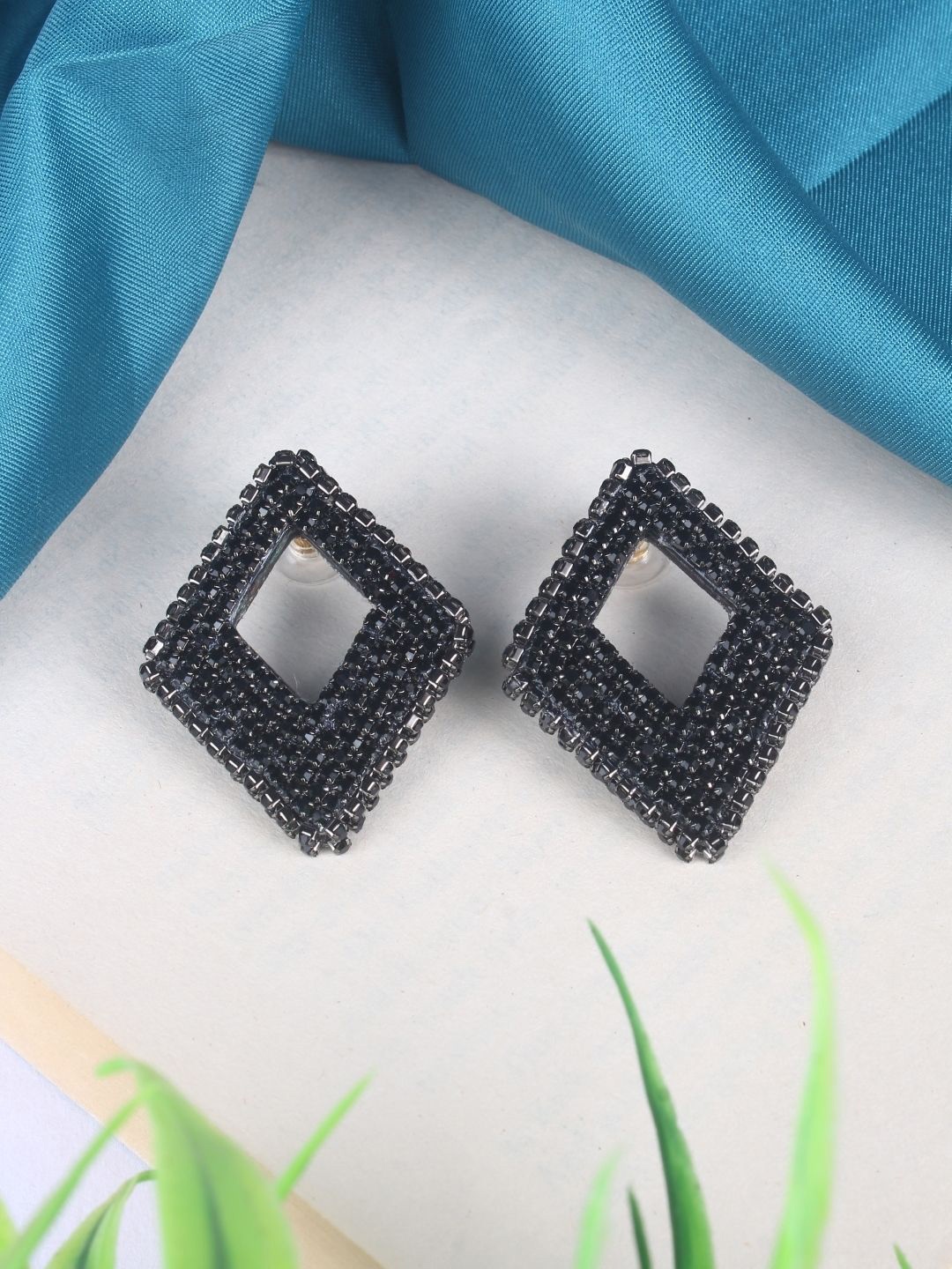 

KPOP Contemporary Studs Earrings, Black