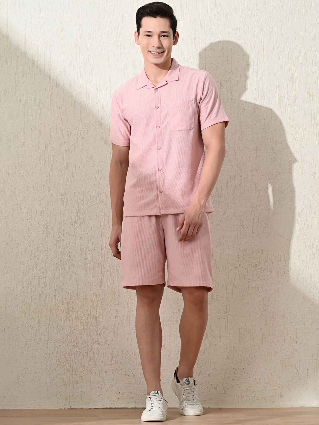 

STARFOX Cuban Collar Self Design Shirt With Shorts, Pink