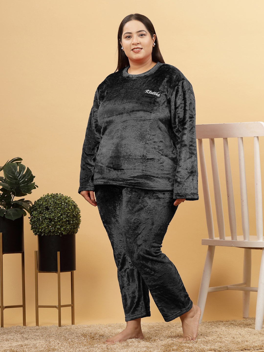 

KLOTTHE Women Round Neck Long Sleeves Night suit, Black