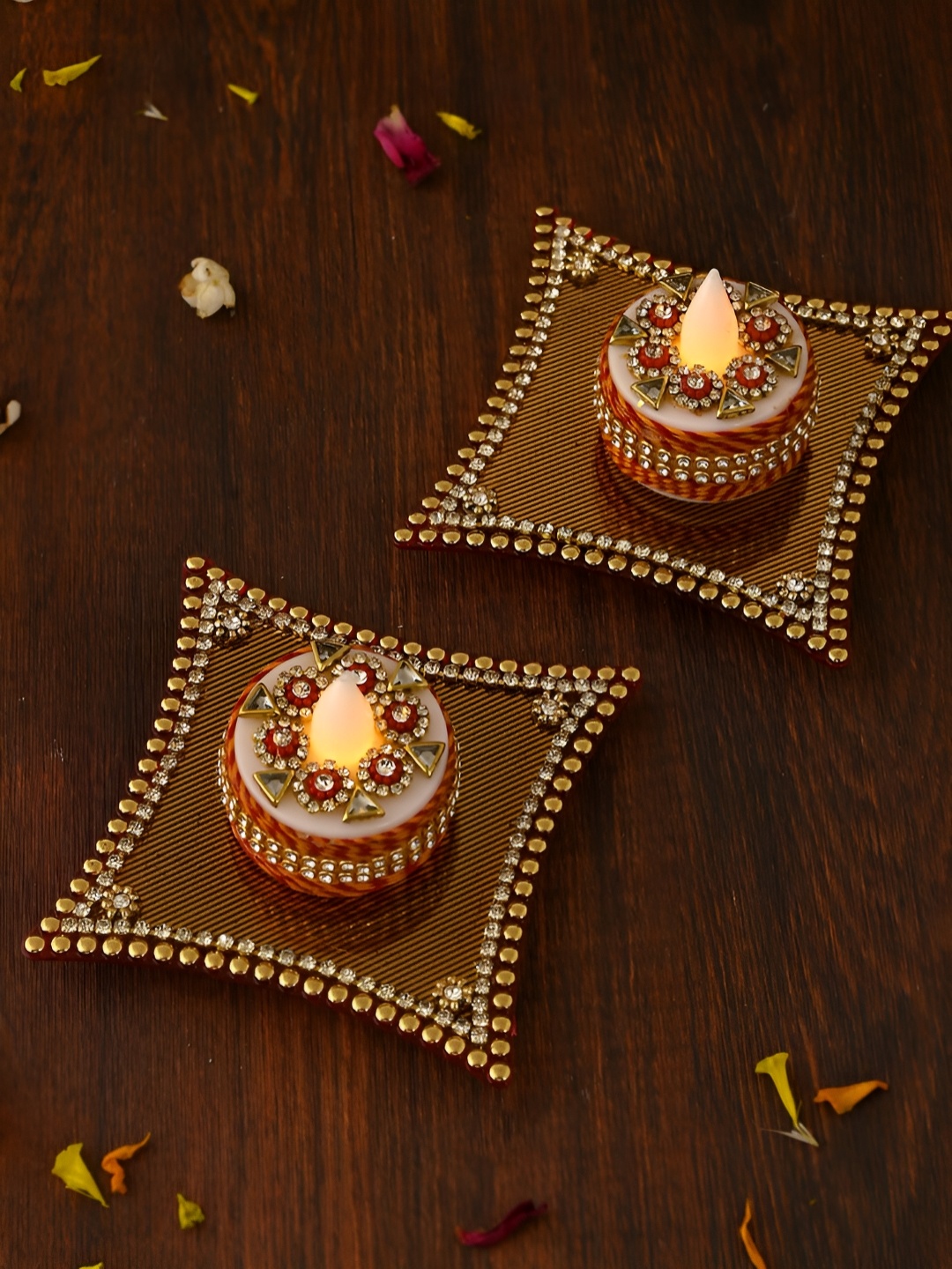 

Aapno Rajasthan Red & White 2 Pieces Metal Candle Holders, Gold