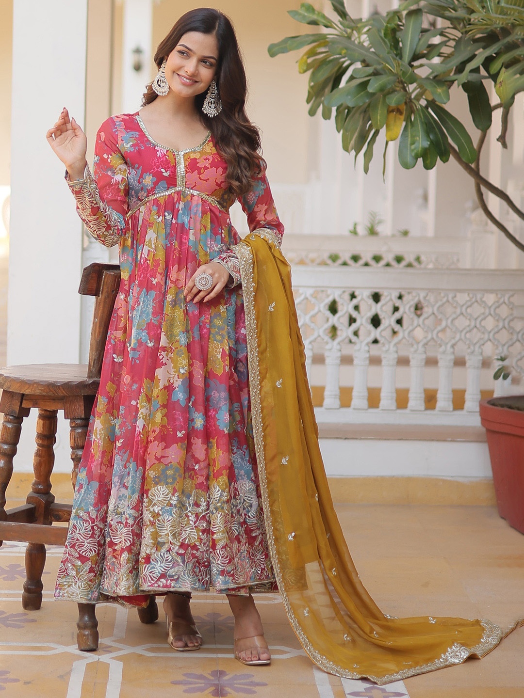 

Ethnic Yard Women Floral Embellished Anarkali Kurta, Pink