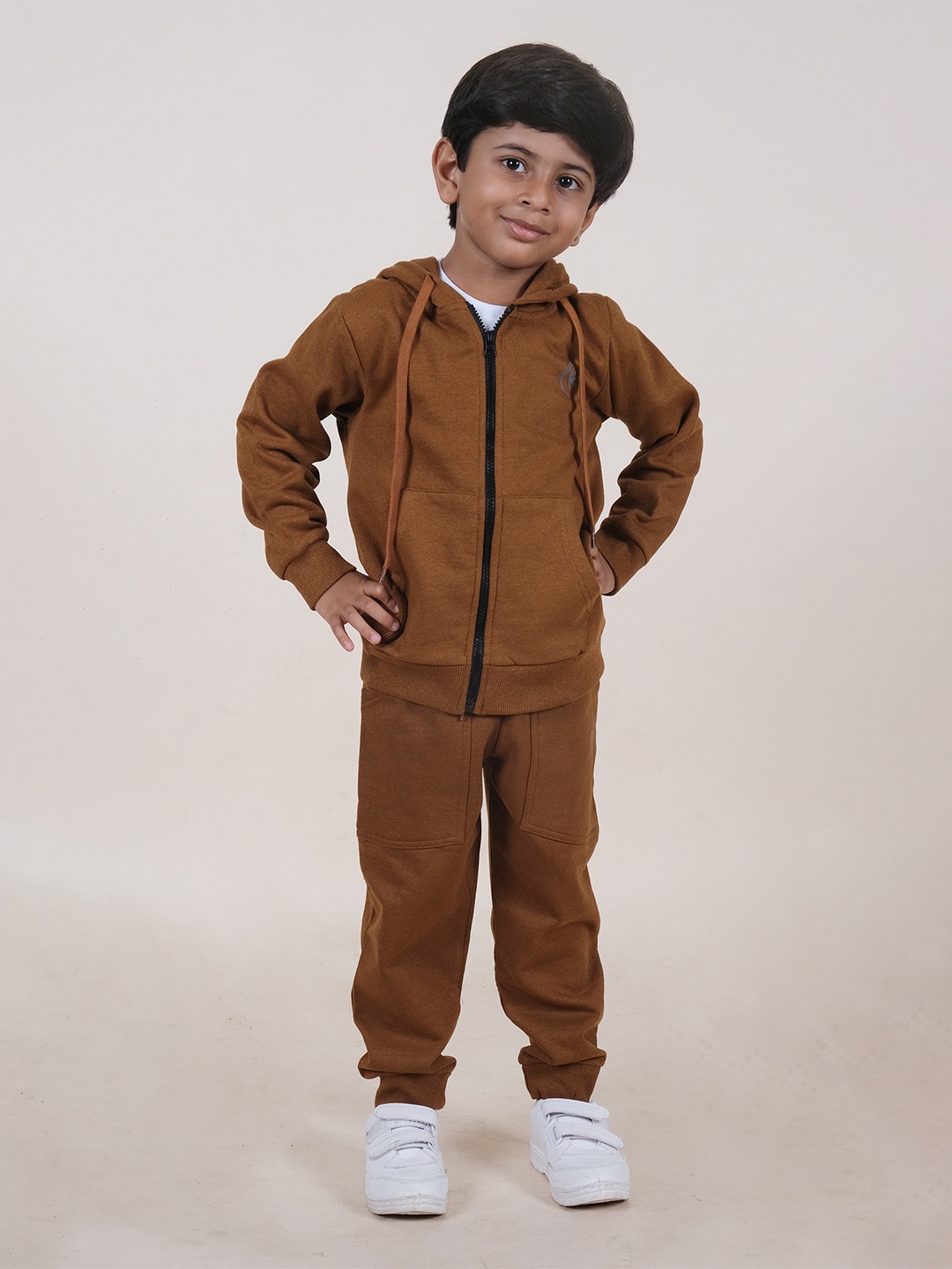 

KiddoPanti Boys Hodded Tracksuits, Brown