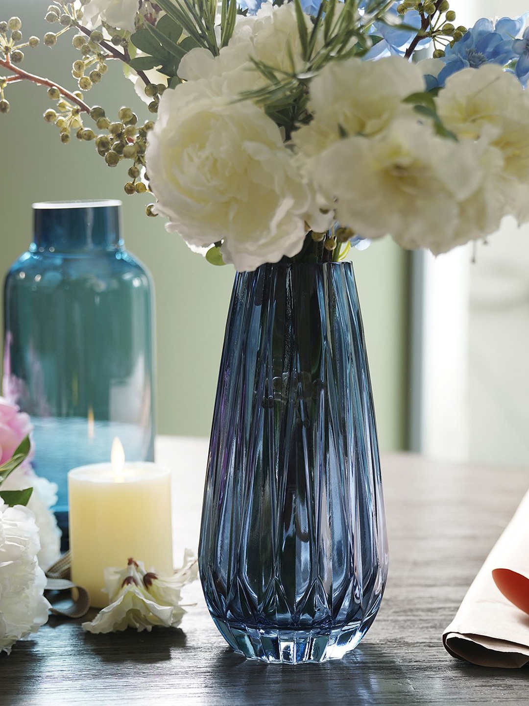 

Pure Home and Living Blue Glass Textured Flower Vases