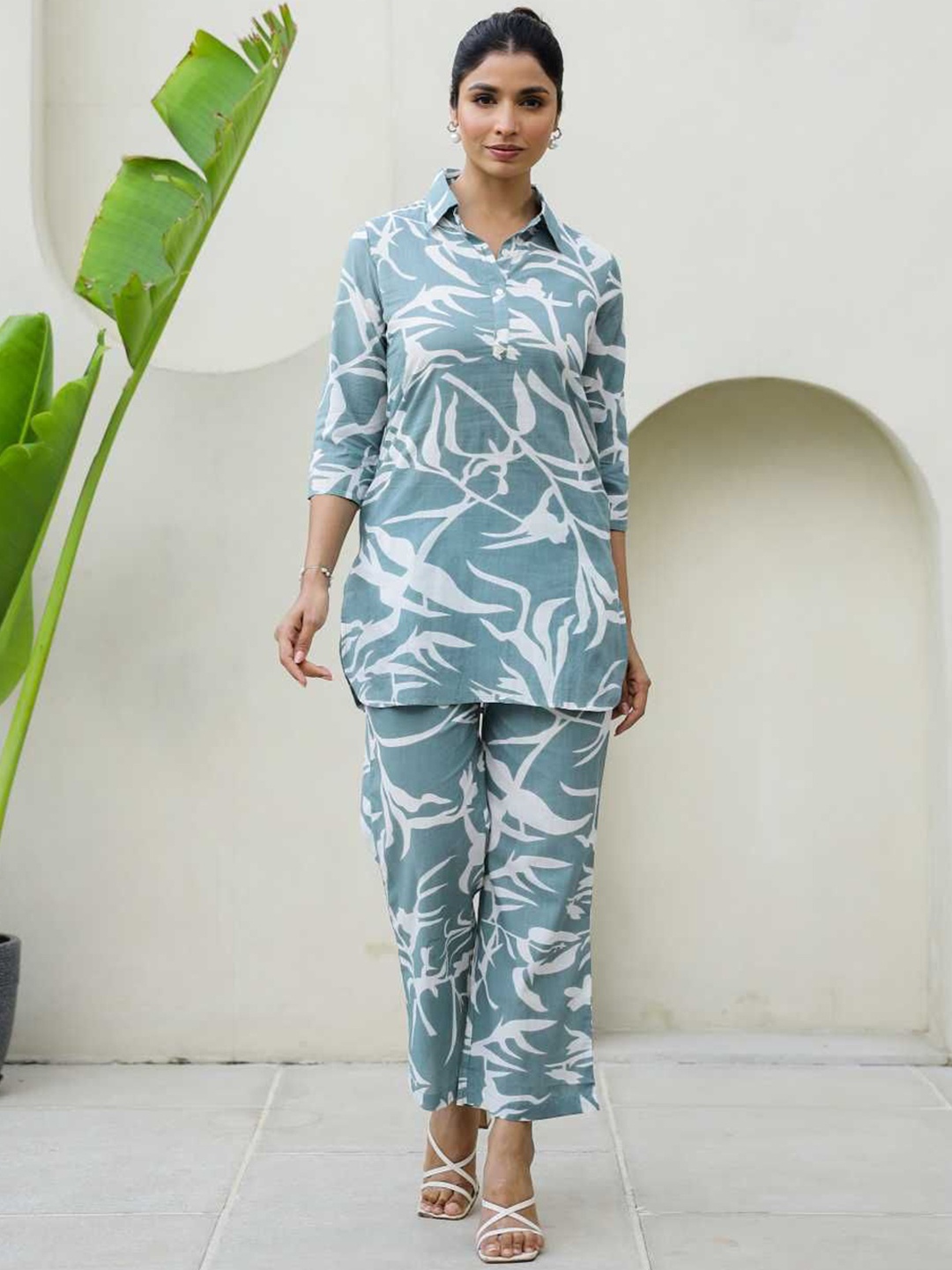 

FLAVIA CREATION Women Printed Top With Trouser Co-Ords, Blue