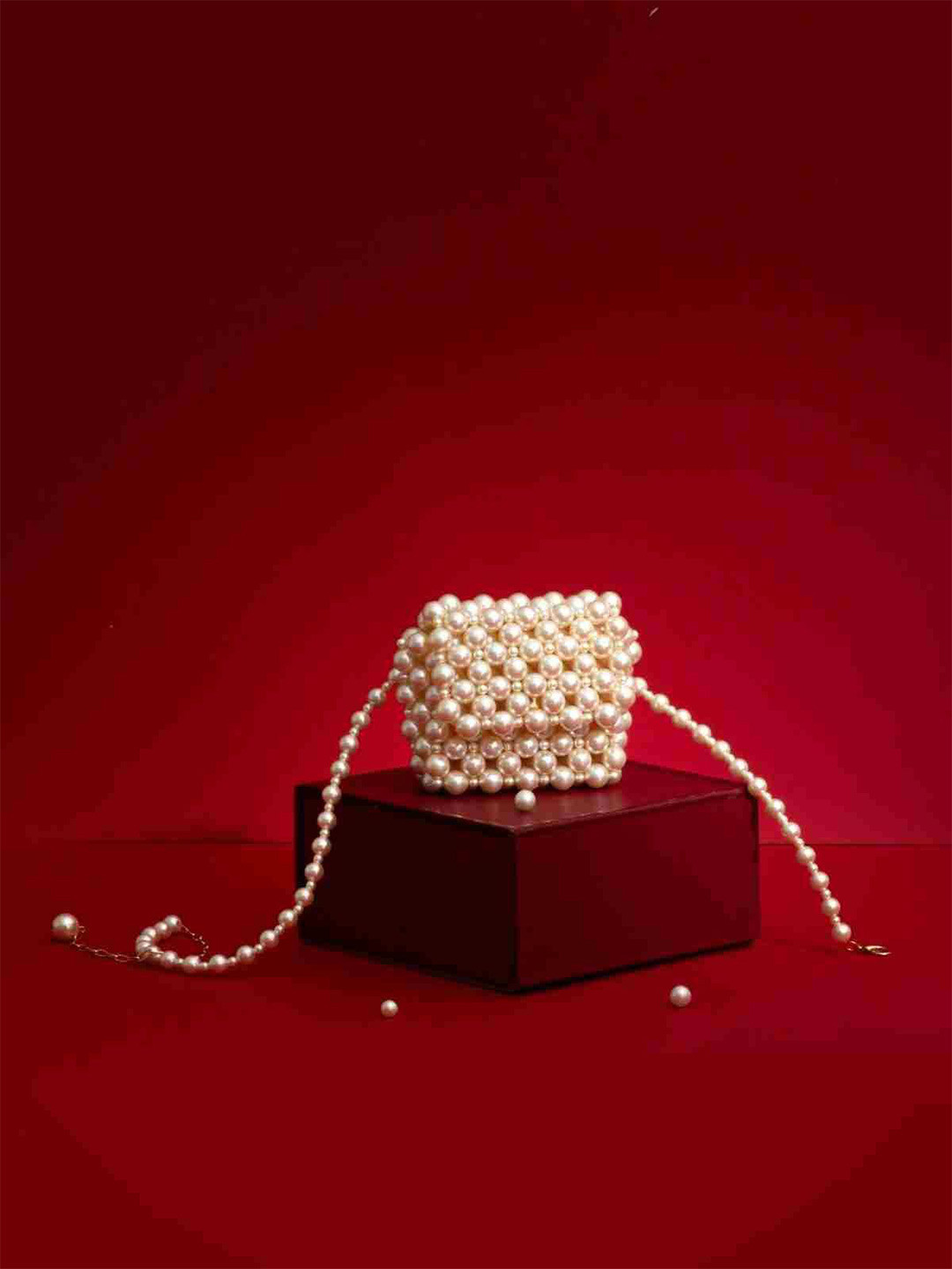 

AMYRA Women Structured Handheld Pearl Belt Bag, Off white