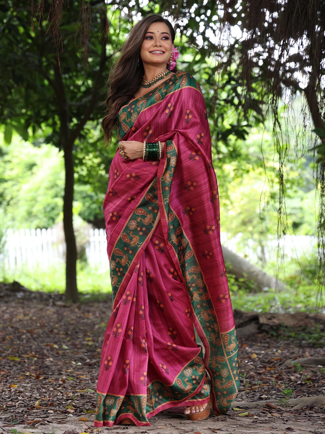 

AWRIYA Woven Design Tussar Saree, Magenta