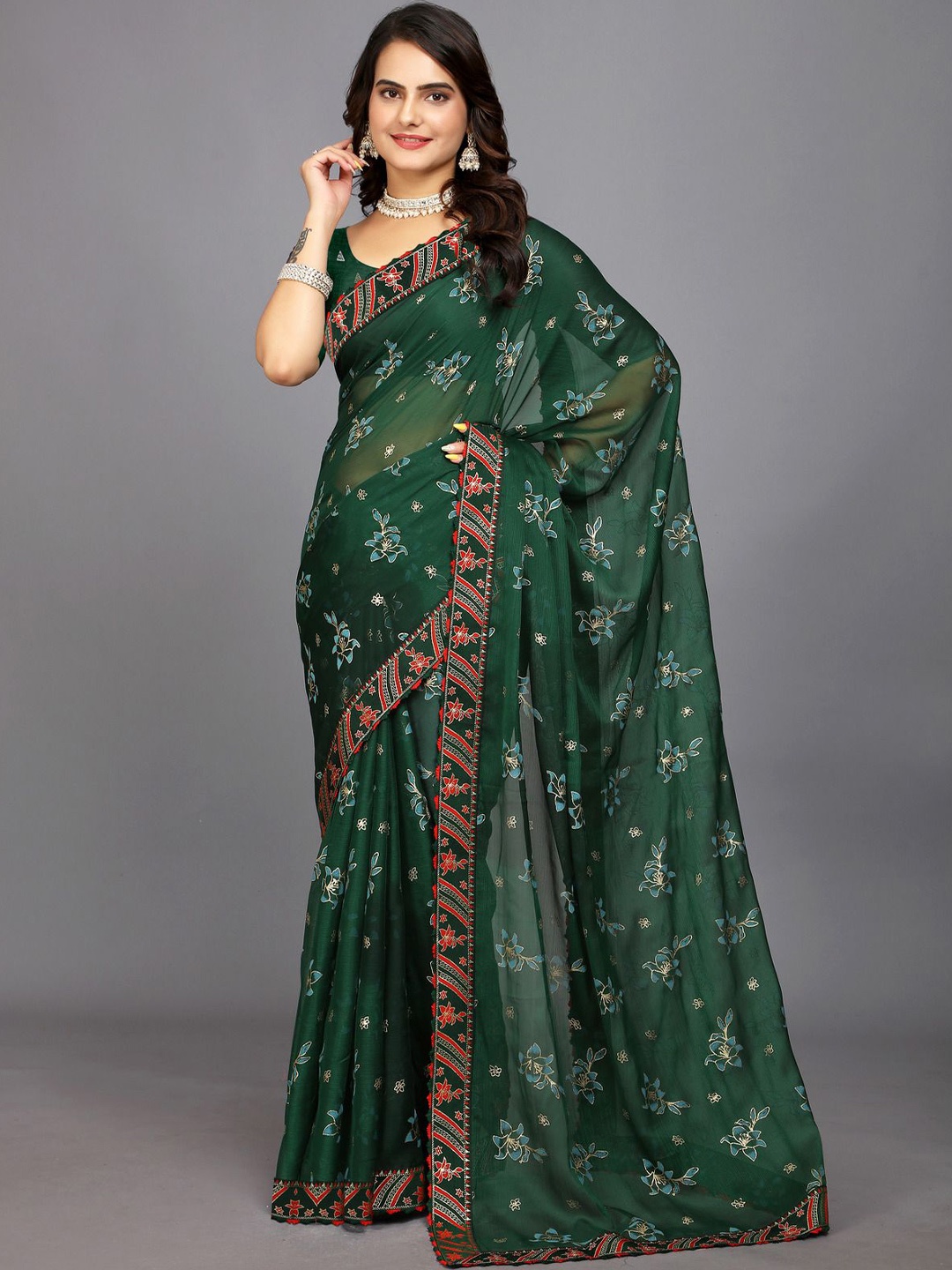 

Aardiva Women Floral Foil Printed Saree, Green