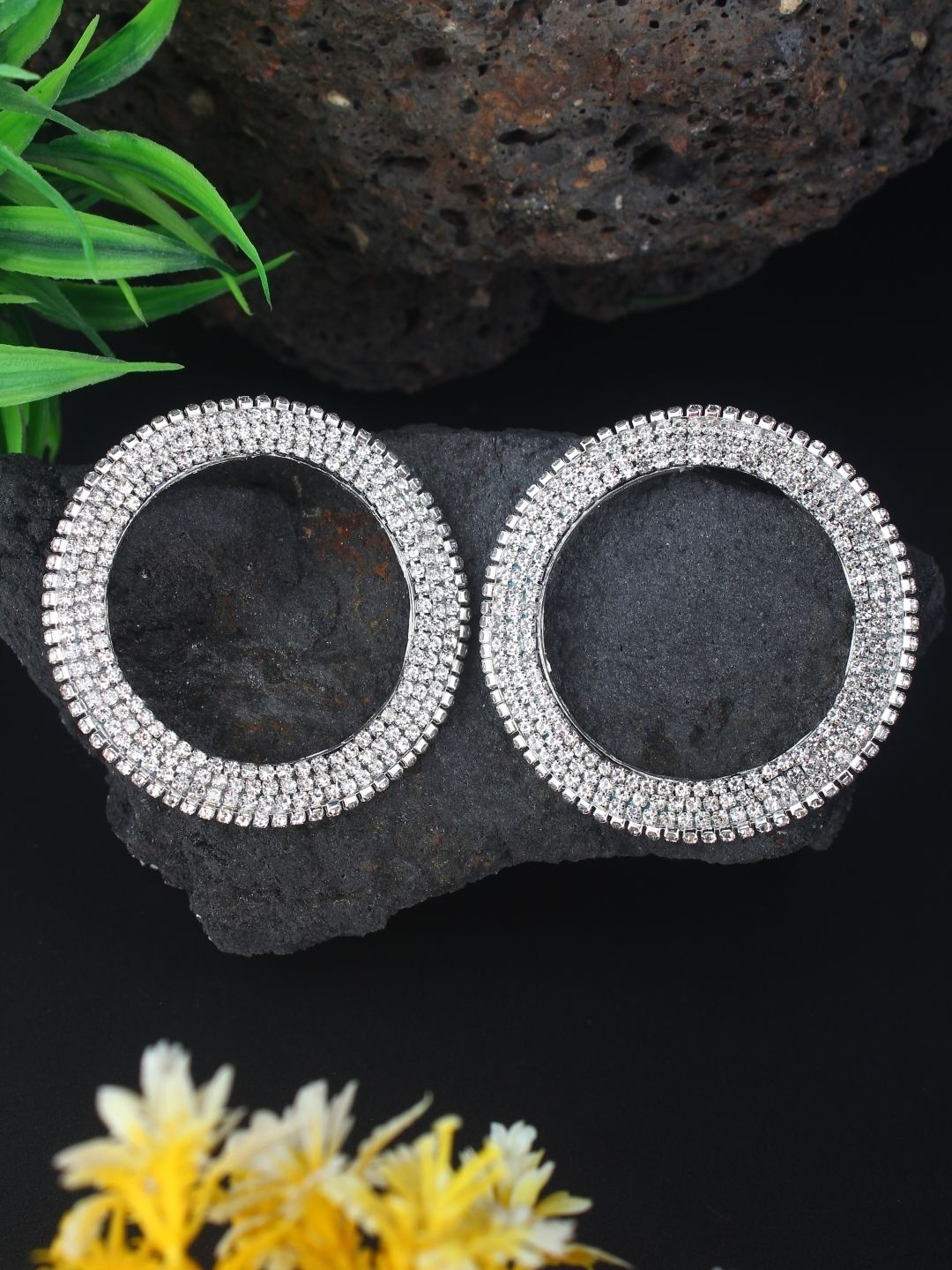 

KPOP Silver-Plated Contemporary Rhinestone Studded Studs