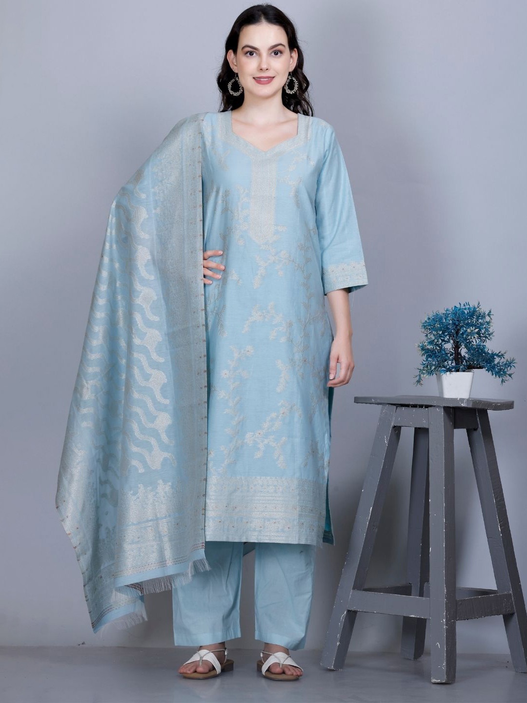 

KIDAR Women Floral Regular Kurta with Trousers & With Dupatta, Blue