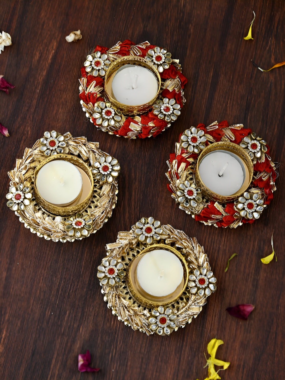 

Aapno Rajasthan Red & Gold-Toned 4 Pieces Embellished Metal Candle Holders