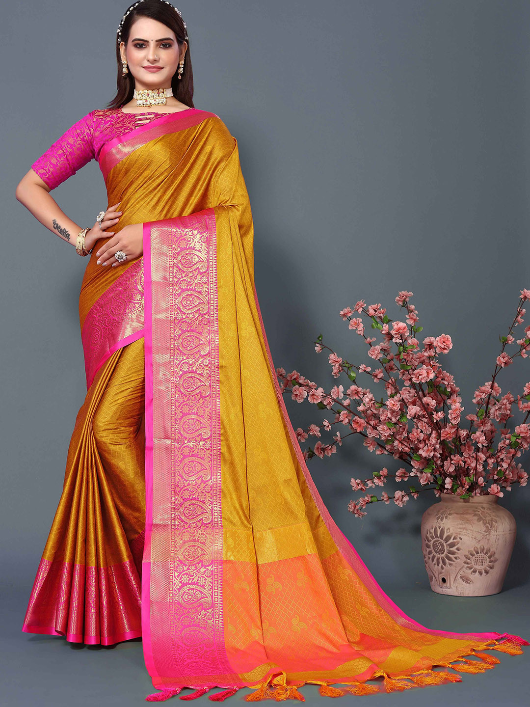 

Rhey Woven Design Zari Pure Silk Banarasi Saree, Mustard