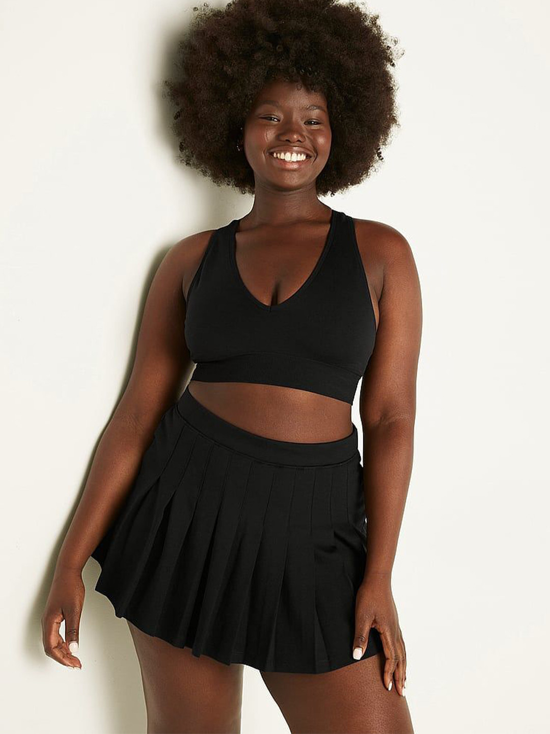 

Victoria's Secret Medium Coverage Non Padded Workout Bra, Black