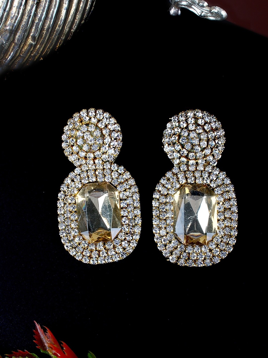 

KPOP Contemporary Studs Earrings, Gold