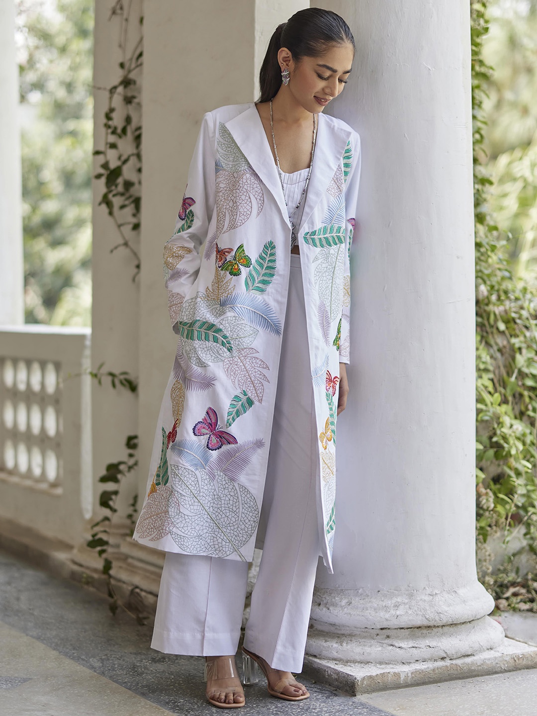 

BETRUE Women Floral Embroidered Cotton Linen Longline Open Front Jacket, White