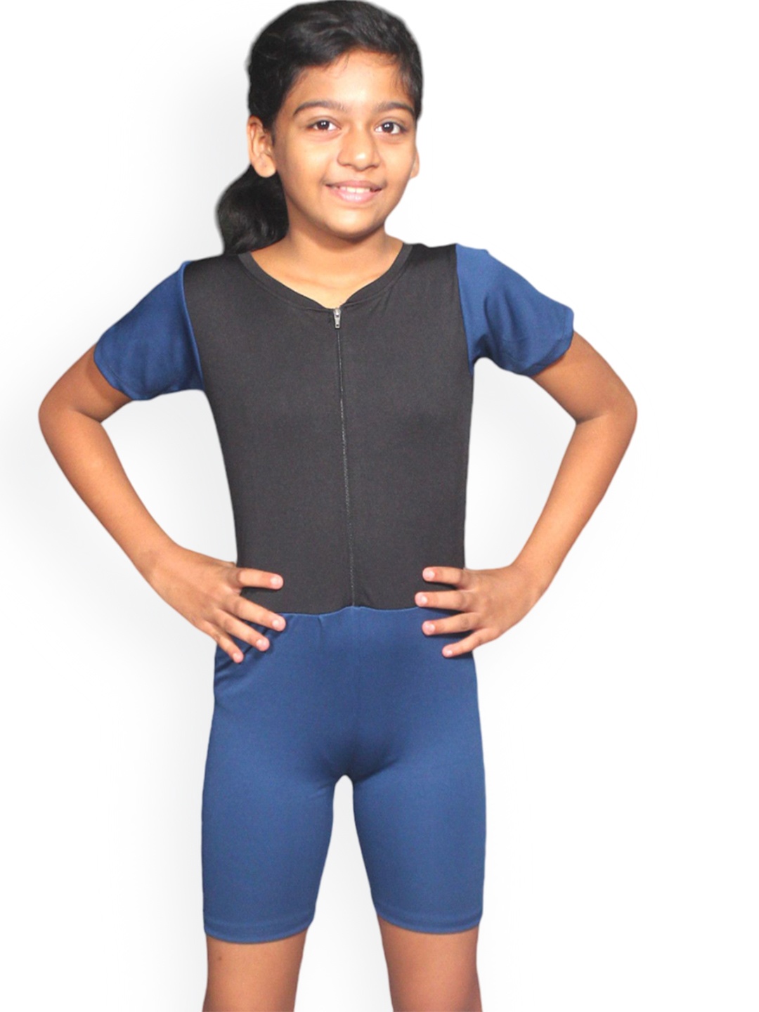 

Aqua Holic Girls Solid V-Neck Swimwear Suit, Black