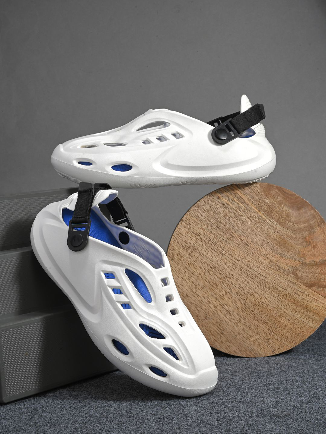 

HRX by Hrithik Roshan Men Rubber Clogs, White