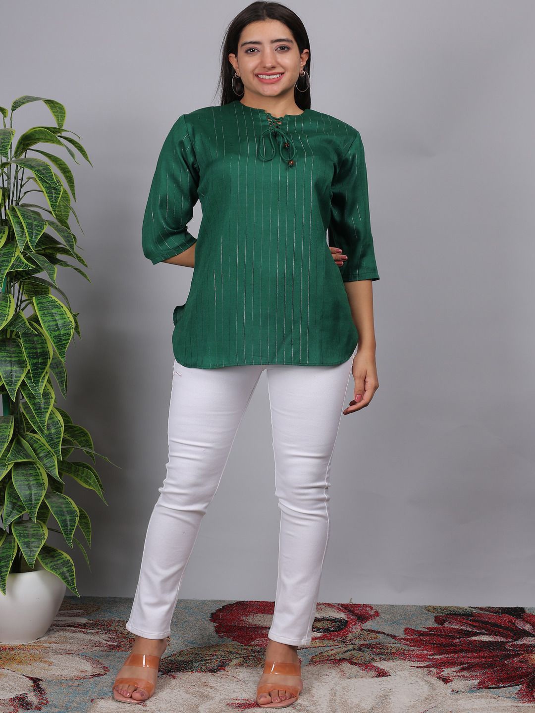 

Anikrriti Women Striped Pure Cotton Short Kurti, Green