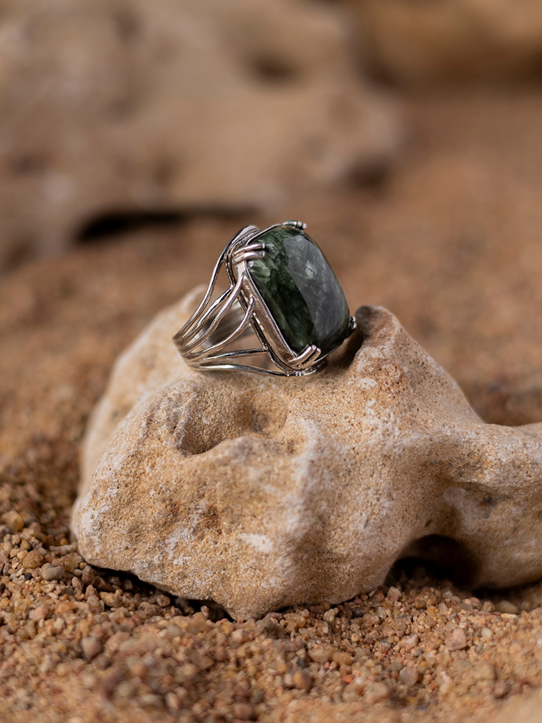 

Stone Story By Shruti Rhodium-Plated Celeste Seraphinite Stone Studded Finger Ring, Silver