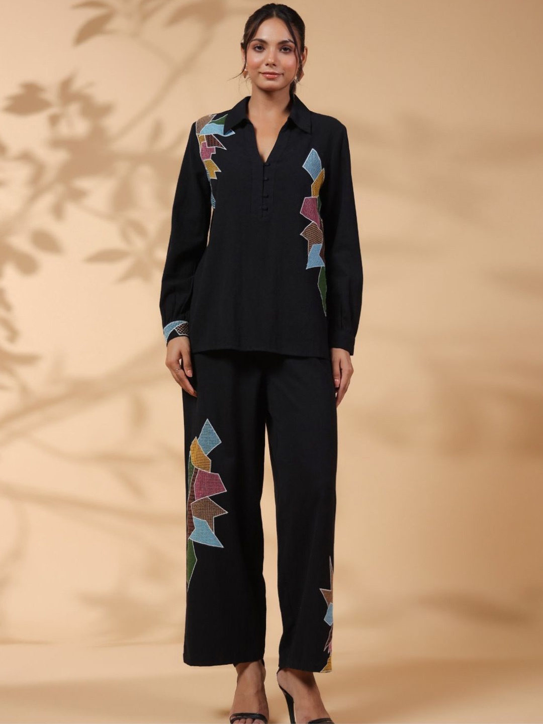 

Zolo Label Abstract Embroidered Top With Trousers, Black